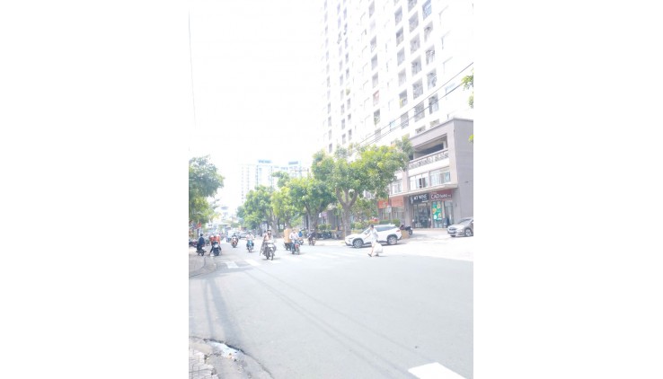 Nhà mới Views Tô Hiệu - Hòa Bình 52m2  - 5 tầng mới - HXH 6m